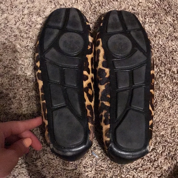Micheal Kors Leopard print flats - Picture 3 of 5
